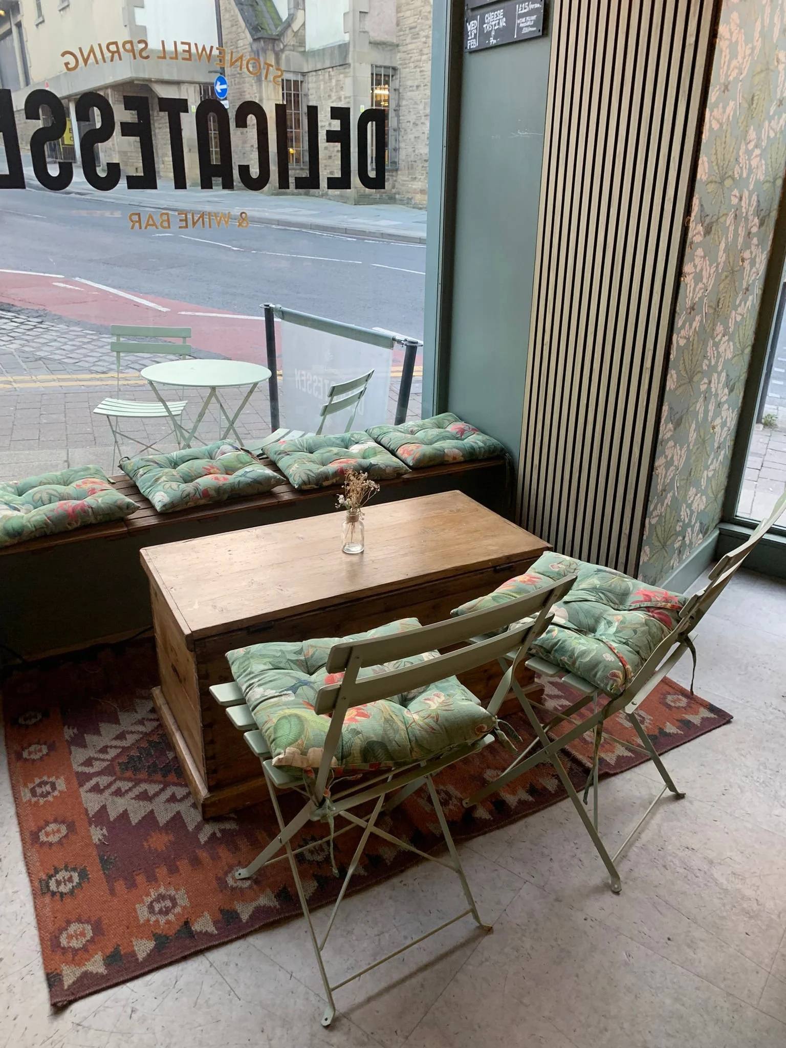 Low Table for 4 (12:00 sitting)