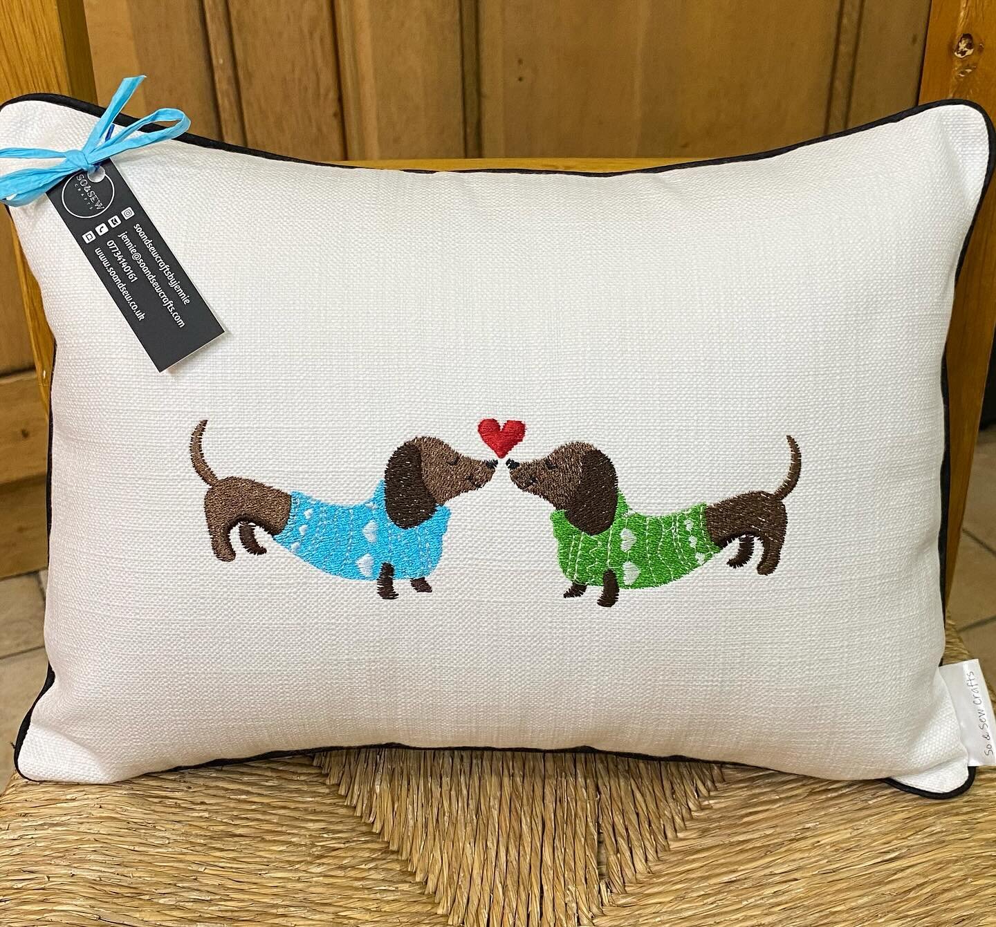 Will you be my Valentine? ❤️🐶🐾 #valentine #dauchshund #nicrafts #sosewcraftsmadebyjennie