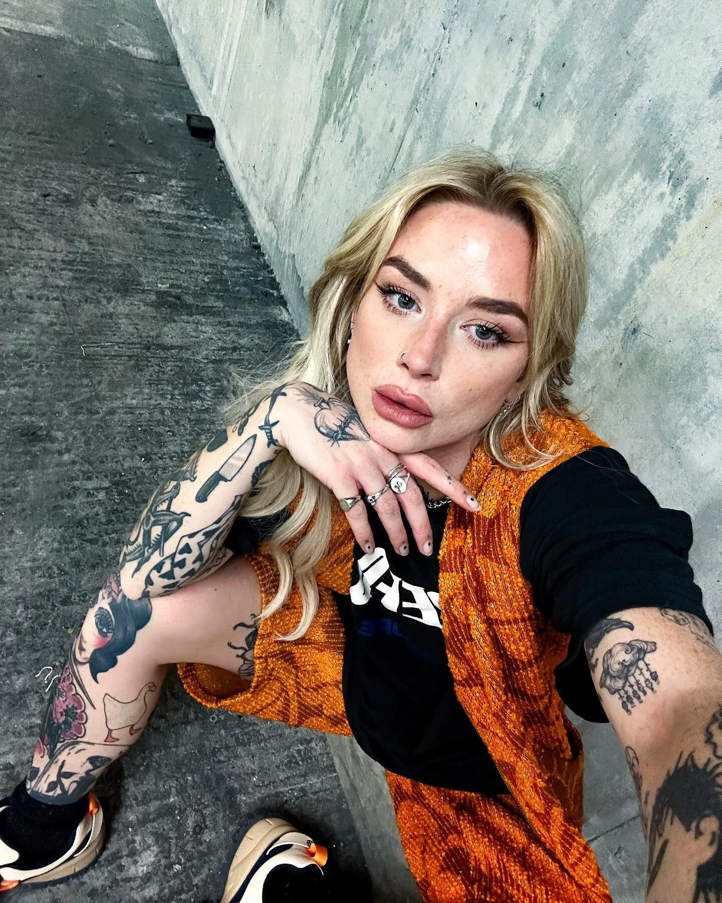Do u like my new trainers 🥹 

Some work I did for @slaxlondon a new sustainable clothing brand and everything is 10/10 spagliato x

#traditionaltattoos #tattoos