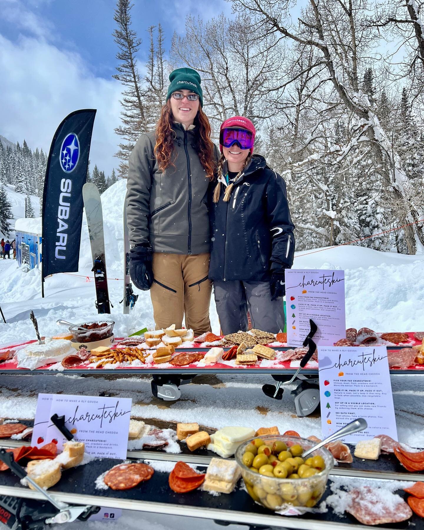 Still drooling in our dreams over Winterfest last weekend @snowbird 🤤 cheers to record seasons and cheese!
&bull;
Mozzarella, Cheddar, Asiago, Oaxaca, Gouda, Brie, Pepper Jack, Dill Havarti, Colby Jack, crostini, Triscuits, Ritz, LE PETITE TOAST, @t