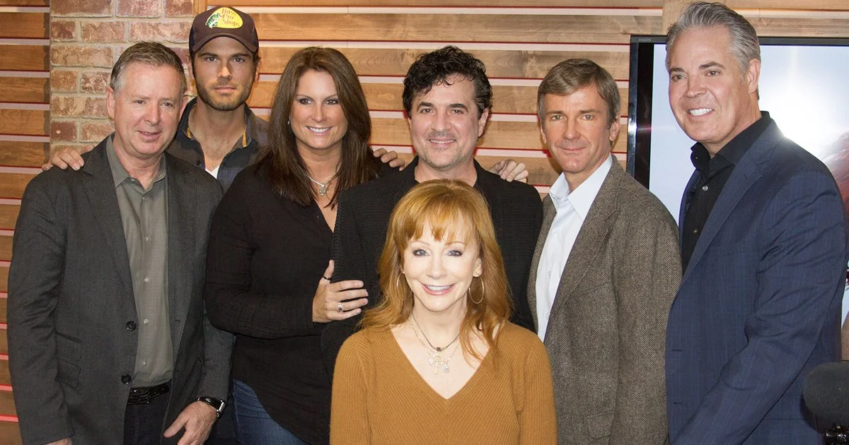 REBA SIGNS NEW LABEL DEAL