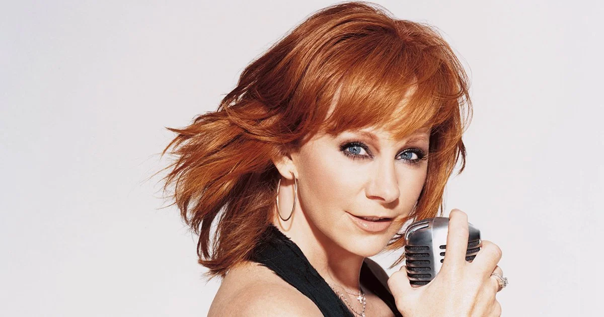 SUPERSTAR REBA MCENTIRE SIGNS TO THE VALORY MUSIC CO.