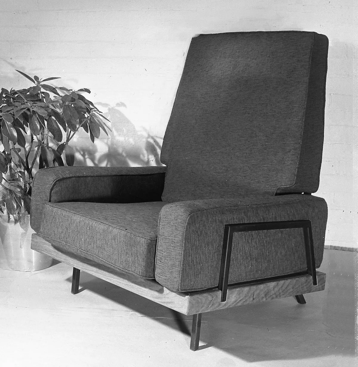 "Cantu" high back lounge chair