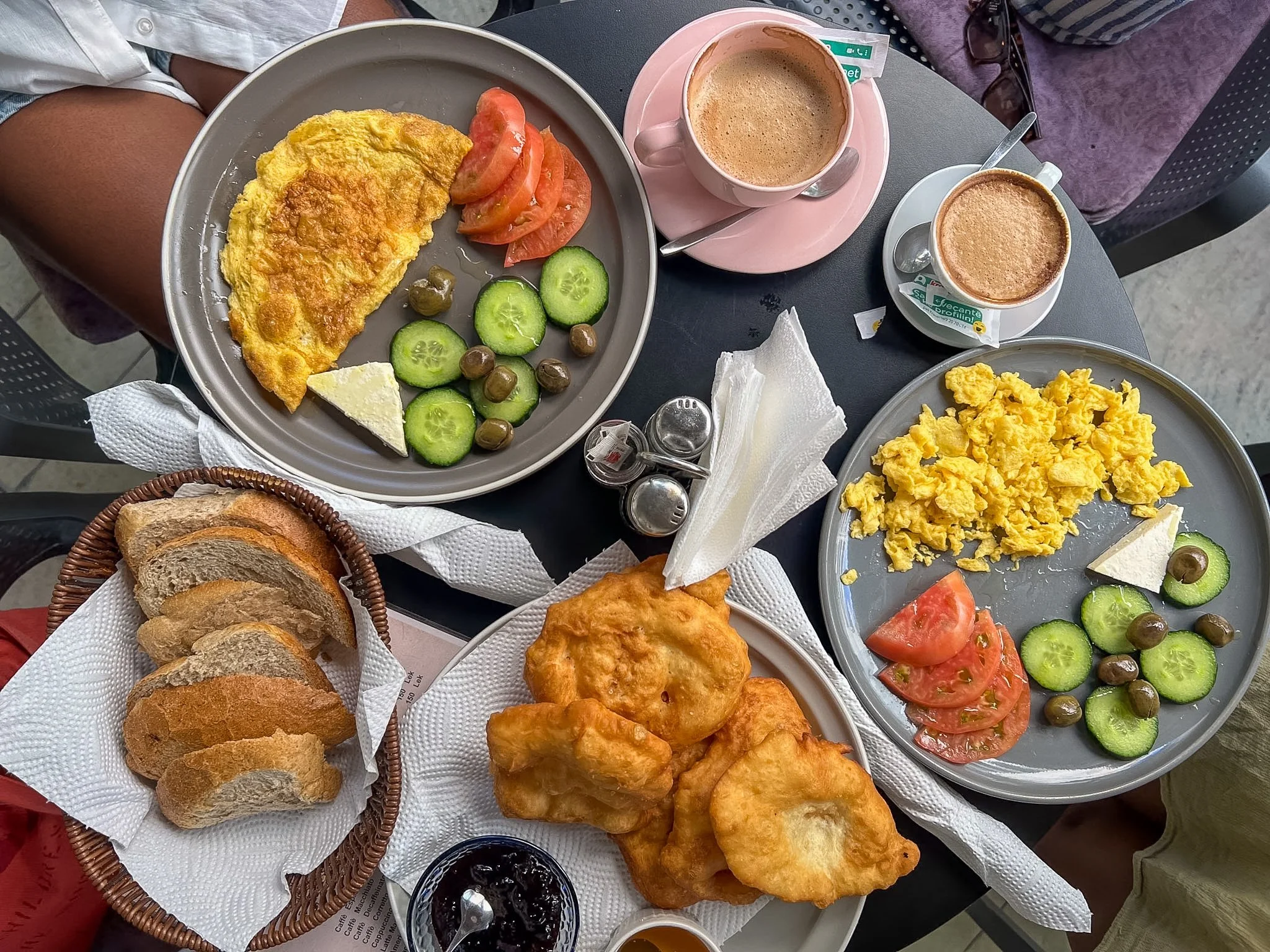 Coffee Shop &amp; Breakfast Cafe