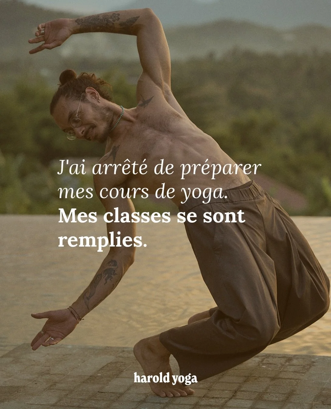 Pendant mon premier mois &agrave; enseigner le yoga, j&rsquo;ai cru que bien transmettre voulait dire tout contr&ocirc;ler.

Aujourd&rsquo;hui, je sais que mes &eacute;l&egrave;ves ne se souviennent pas n&eacute;cessairement des s&eacute;quences, ni 