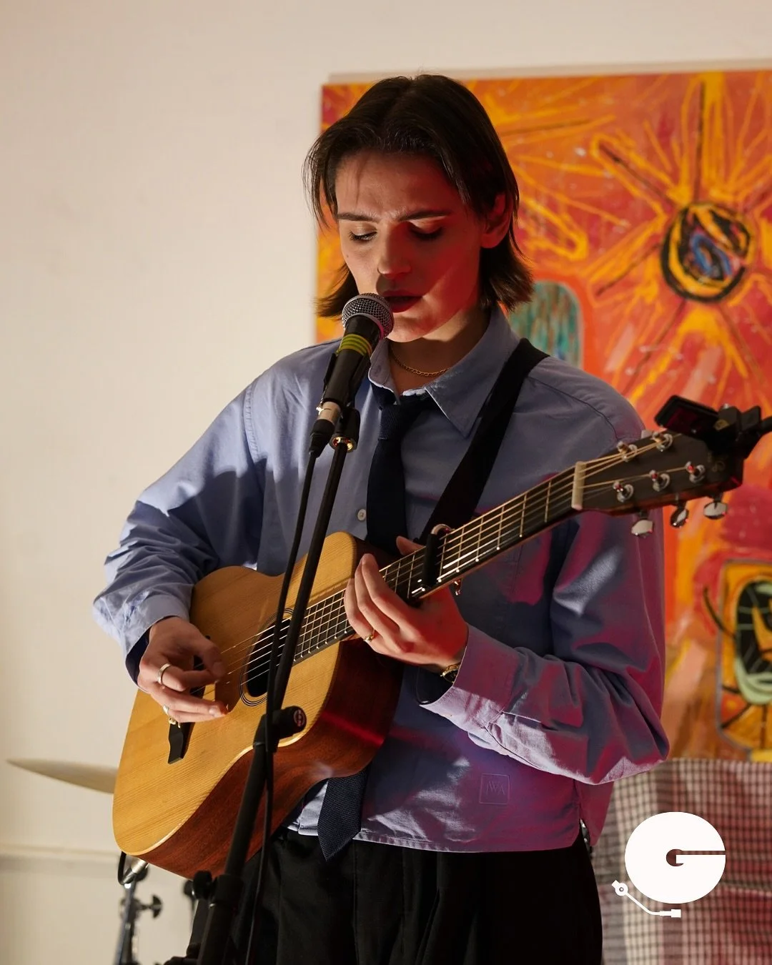 ENNA (@ennamusicuk) live at D&rsquo;Stassi Art (@dstassiart) for Sofar Fringe Festival @sofarlondon @sofarsounds #sofarfringefestival 

Photos by @elektrakald 

.
.

#sofarsounds #sofarfringefestival #sofarfringe #london #festival #creative #communit