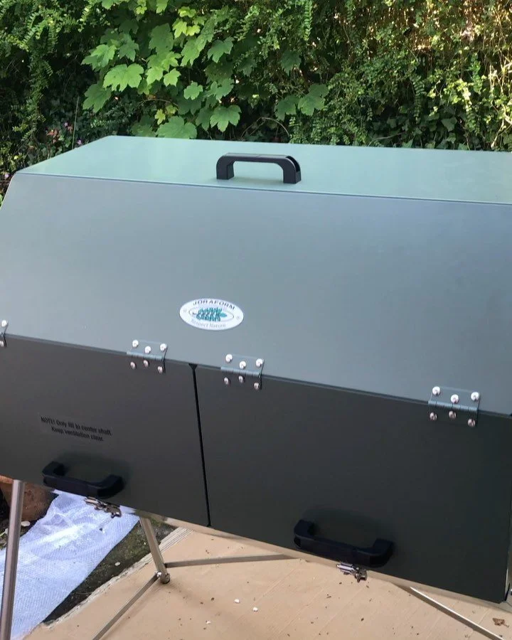 MUC M&Oacute;R 🐷 

A dream come true to now own a Big Pig Joraform composter. 

I would highly recommend one. We now no longer (pay to) give our highly valuable food waste to a big truck to be transported to who knows where. Instead we put all food 