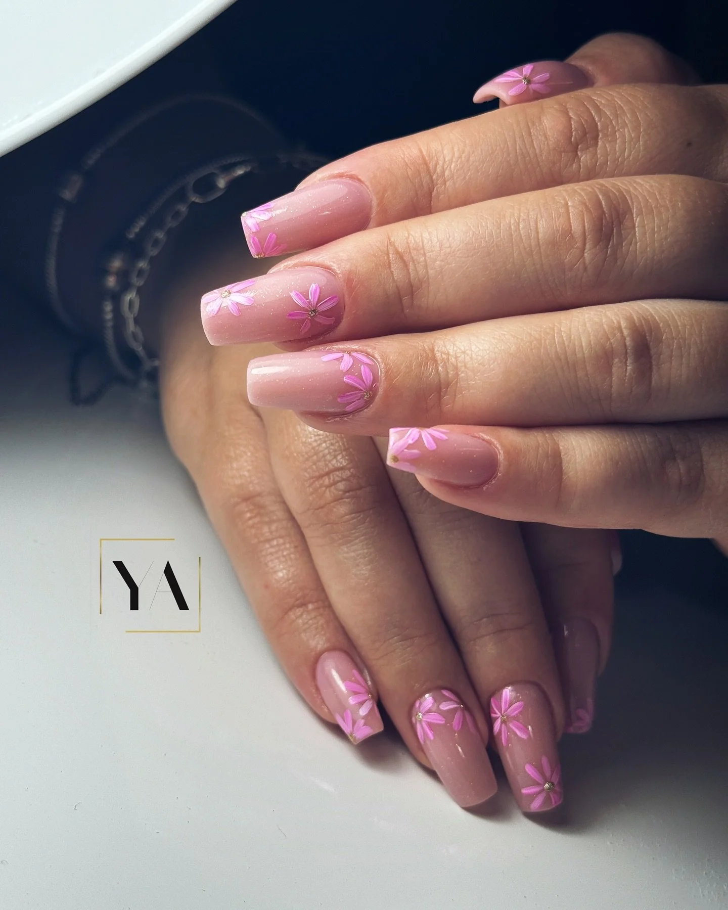 🌹 flowers 🌺 

maybe ? the sun will shine again &hellip;🫣

 🌷 
 

#nails #nailsuk #nailsofinstagram #longnails #pinkflowers #nailsart #miniartnails #naildesign #squarenails #nailssalon #nailswithflowers #squarelongnails #holidaynails #stillsummer 