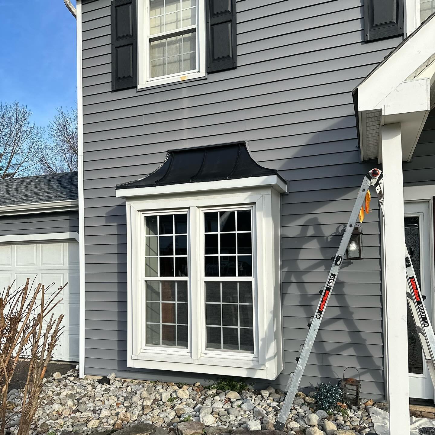 It&rsquo;s a beautiful day for exterior work ☀️

#housepainting 
#painting
#residentialpainting
#interiorpainting
#exteriorpainting
#paintingcontractor
#homepainting
#homeimprovement
#renovation
#sherwinwilliams
#wallpainting
#professionalpainters
#p