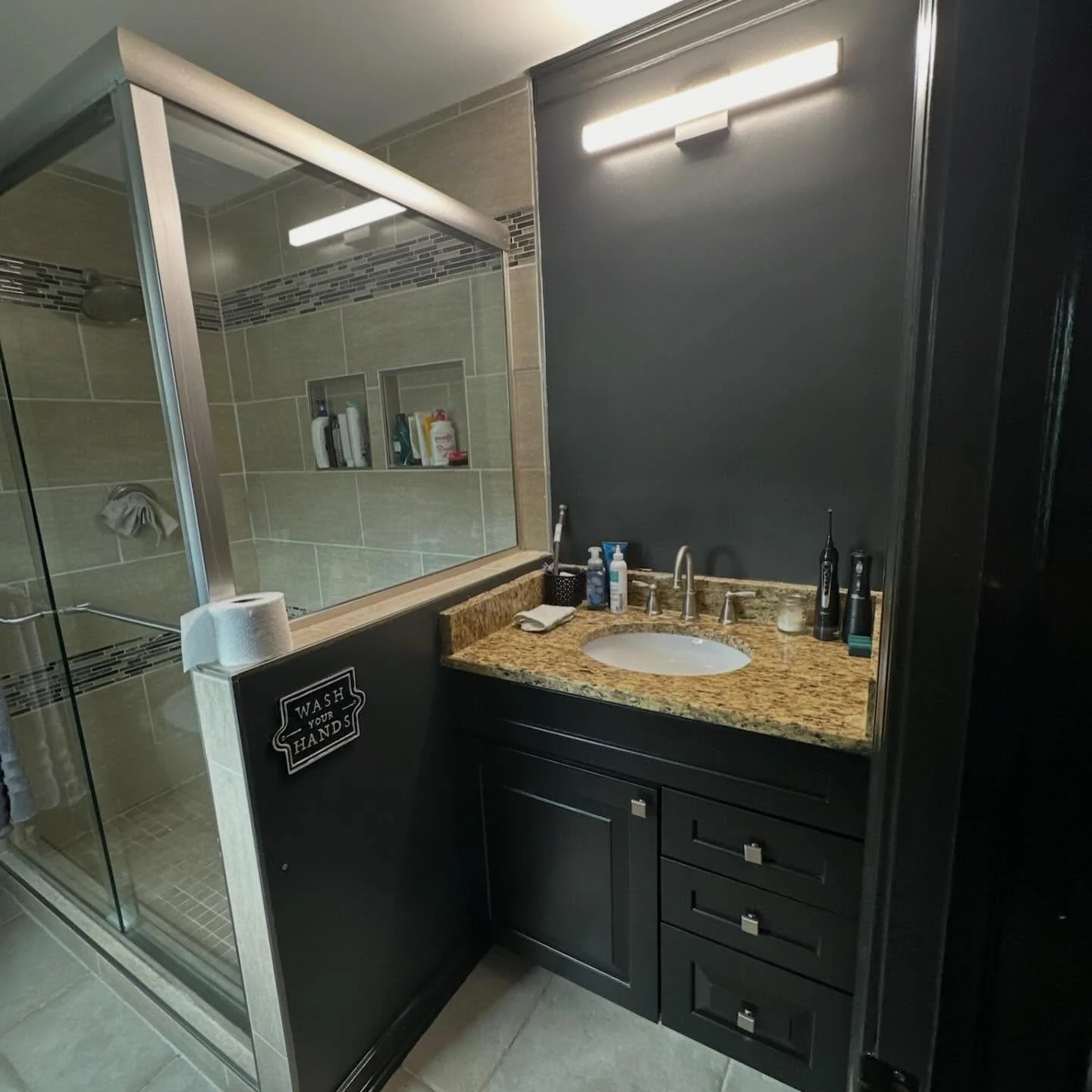 Swipe for the before ➡️

#jpspaint #beforeandafter #interiorpainting #lowerbuckscounty #homerenovation