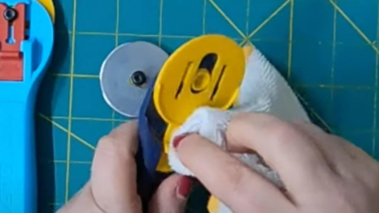 Zoomed in cleaning of rotary blade