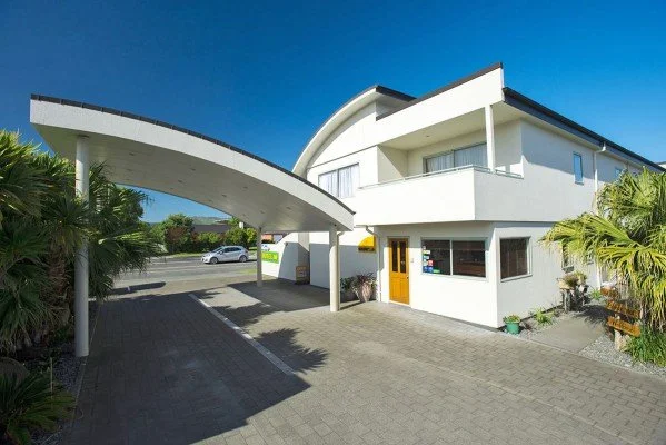 ASURE-Alfresco-Motor-Lodge-Motel-Accommodation-Gisborne__ResizedImageWzU5OSw0MDBd.jpeg