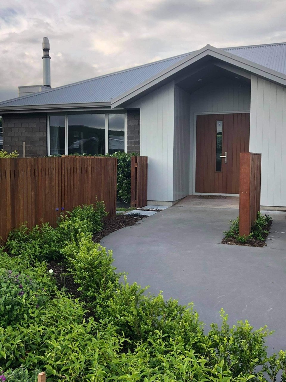 Comfortable rental house accommodation for Rhythm & Vines R&V Gisborne.