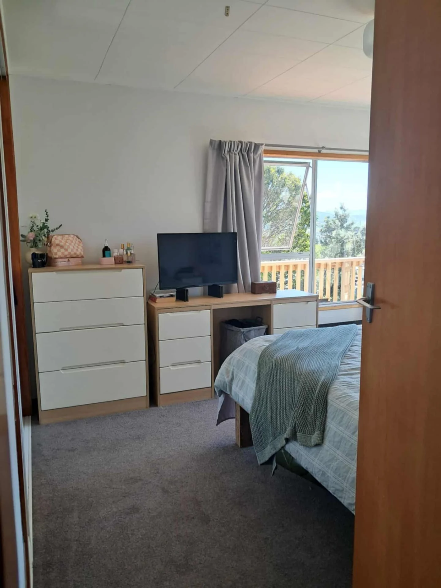 Comfortable rental house accommodation for Rhythm & Vines R&V Gisborne.