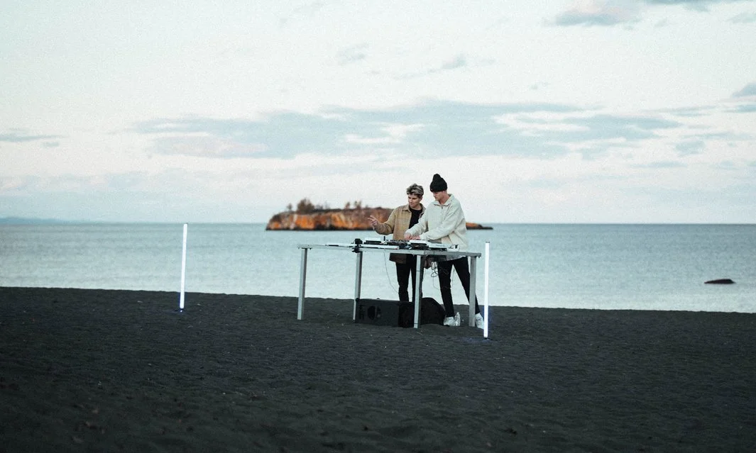 twinsickBlackBeach.jpg