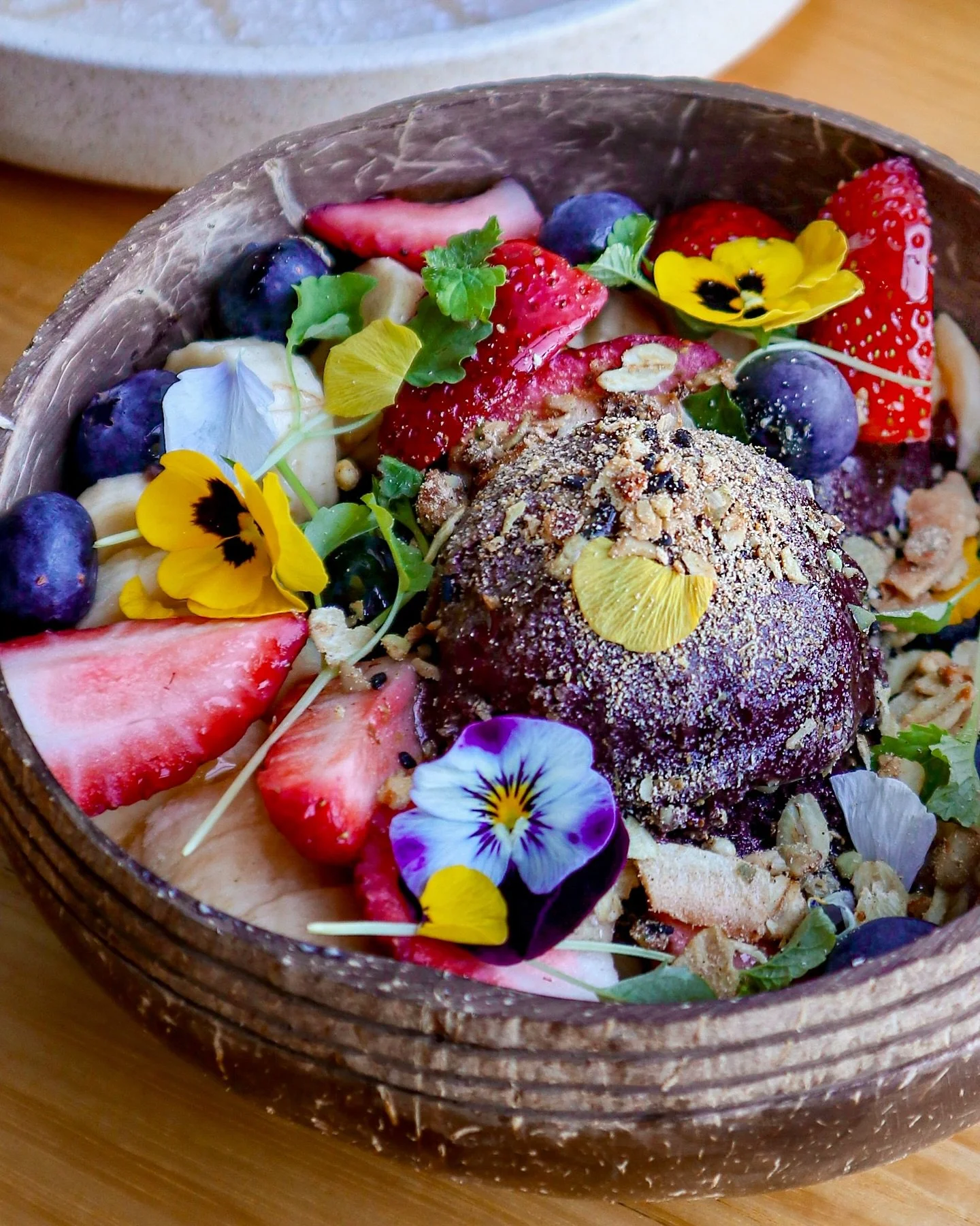 It’s officially summer ☀️ Our fruity, refreshing Açai Bowl is the perfect order this season!
#CafeMonstera #sydneybrunch #sydneycafe #sydneybreakfast #cafes #waterfrontdining #sydneybrunchspots #sydneyfoodshare #breakfastinsydney #mosma
