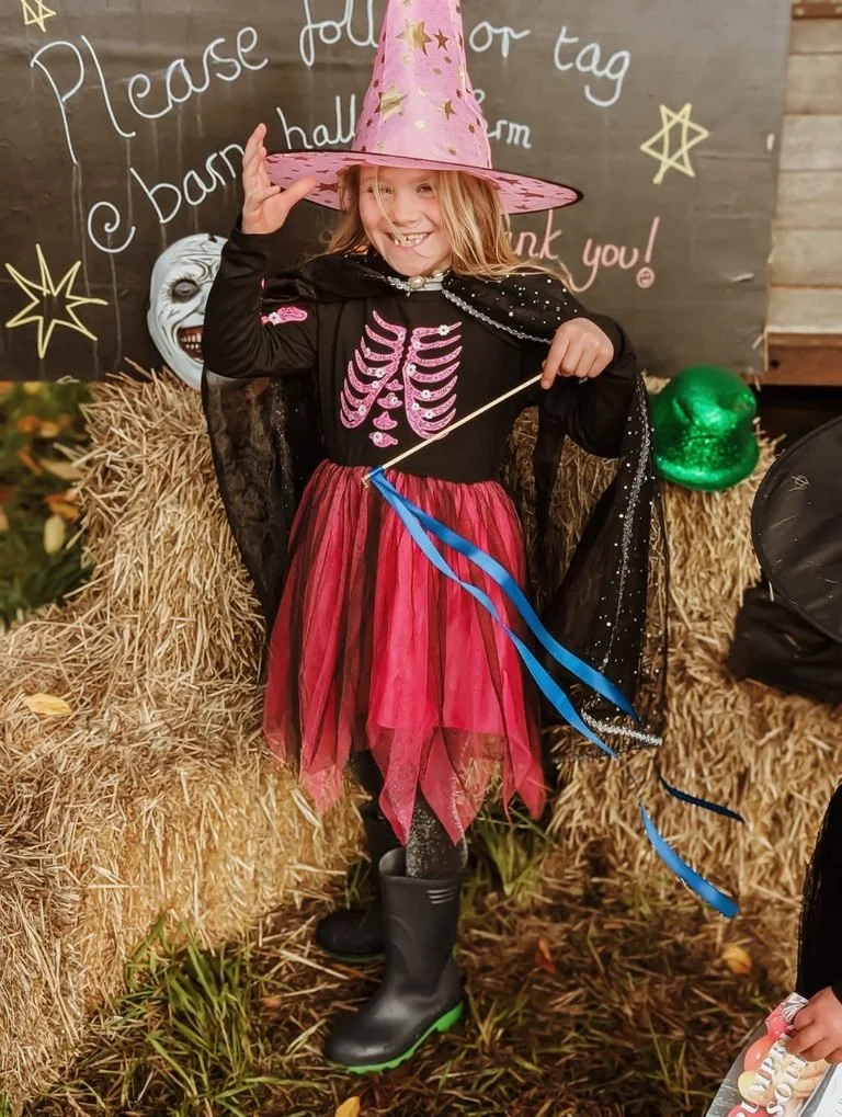 hallcourt-farm-pumpkin-picking-berkshire-girl-witch-costume-768w.jpg