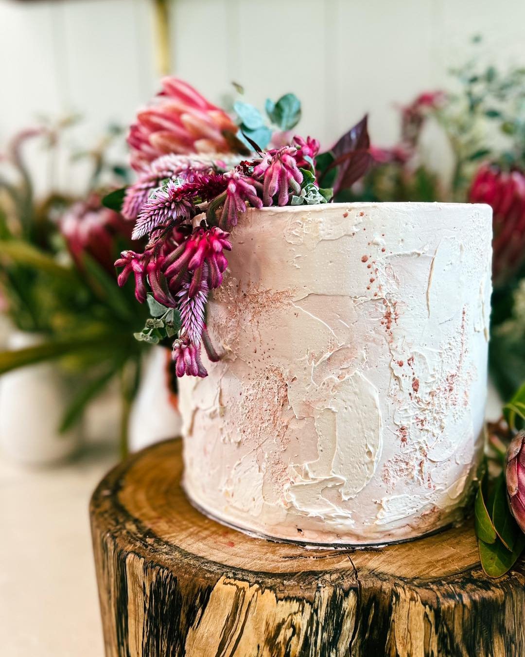 #celebrationcake with beautiful florals from floral.culture  love working with you ❤️