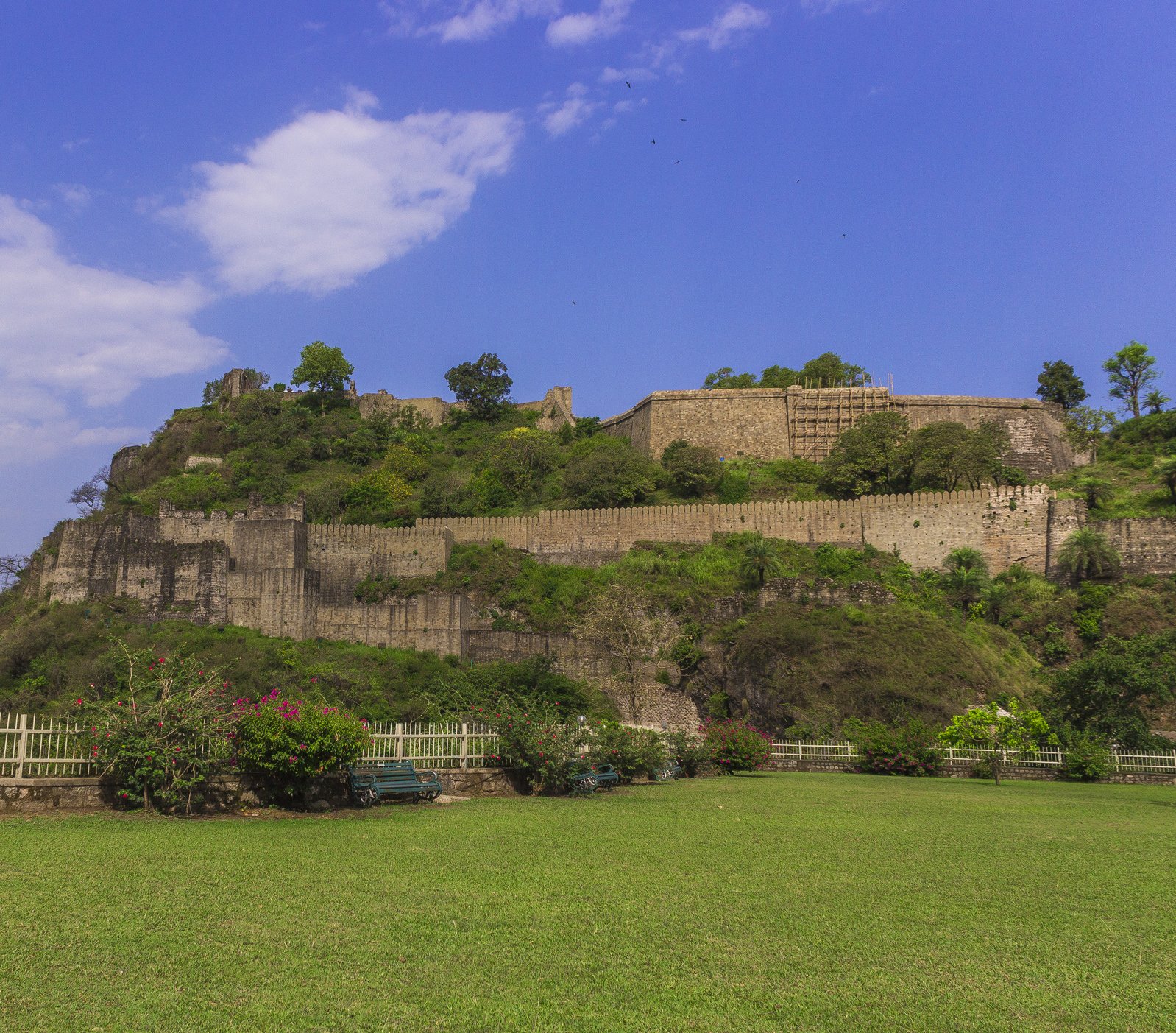 Kangra fort iStock-474565222 copy.jpeg