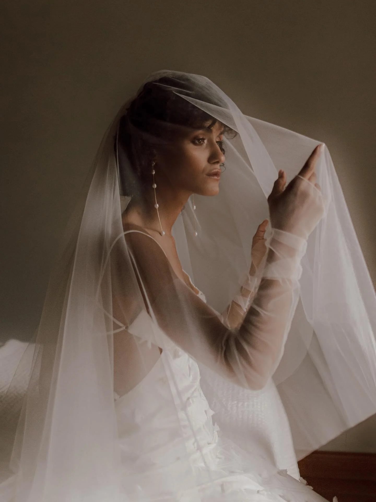 🌞🧡 the bride @elisabethats

Mariage avec ou sans voile blanc? 🤍

Un grand merci &agrave; cette team de folie :

DA @lesbanditsevents + @artis_evenement 
Lieu @masdarvieux 
MUAH @maud_tordjmanmakeupandhair 
Robe @maison.theresechopinet 
Bijoux @mai