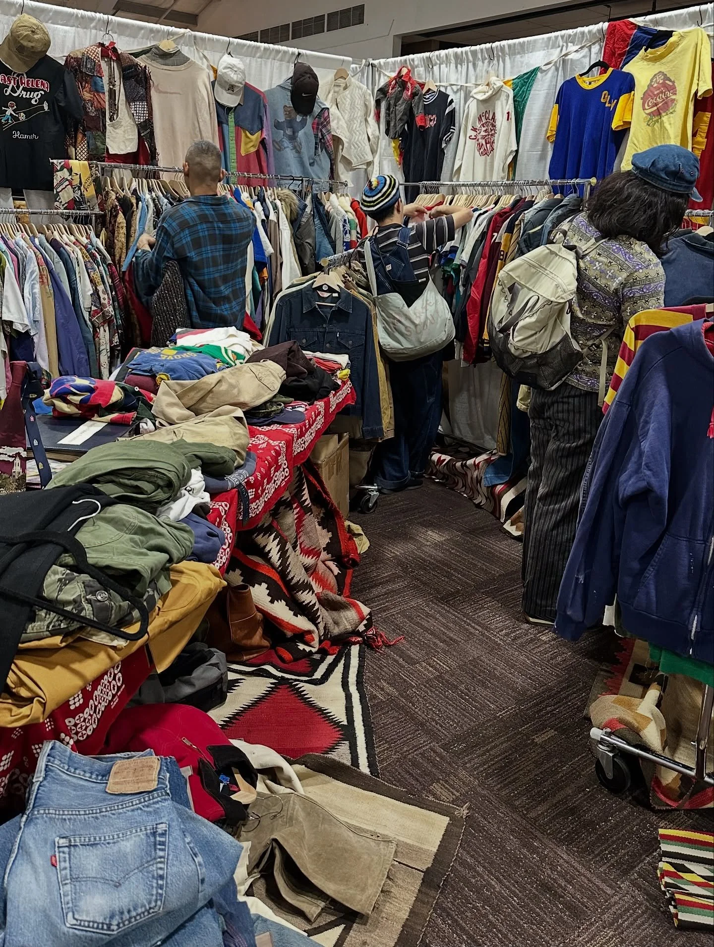 Getting ready to announce all show dates for 2026 ✨ If you would like more information on participating as a dealer, please email us at thesturbridgeshow@gmail.com 
#thesturbridgeshow