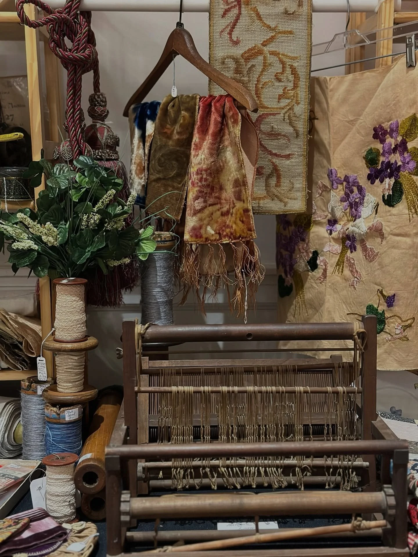 Currently accepting antique &amp; vintage dealer applications for FOUR show dates in 2026 (TBA). Categories include: textiles, clothing, objects, collectibles, furniture, lighting, folk art, country antiques, fine &amp; costume jewelry and more. Plea