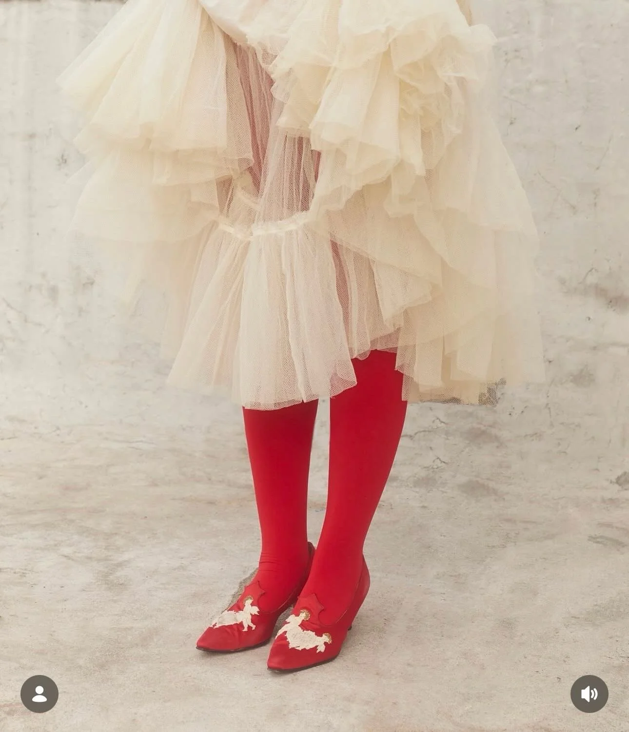 TOMORROW &amp; SATURDAY 〰️ 35 antique &amp; vintage dealers at The Altman Building, 135 W 18th St. Chelsea, Manhattan

🎟️ Tickets good for both days! 🎟️
M A R C H  20 + 21
{link in bio + door sales}

Friday 〰️ 1-4pm Early Bird Admission 40.00
Frida