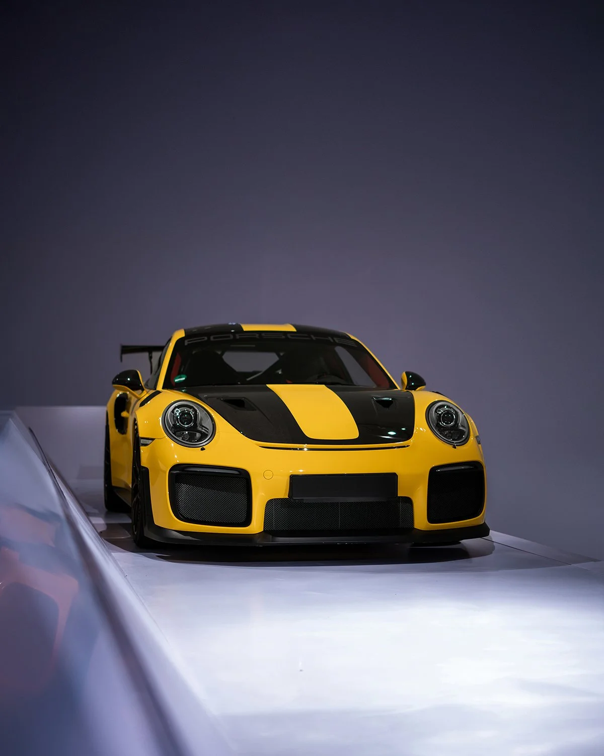 porsche_bumblebee_by_dowiegraphy.jpg