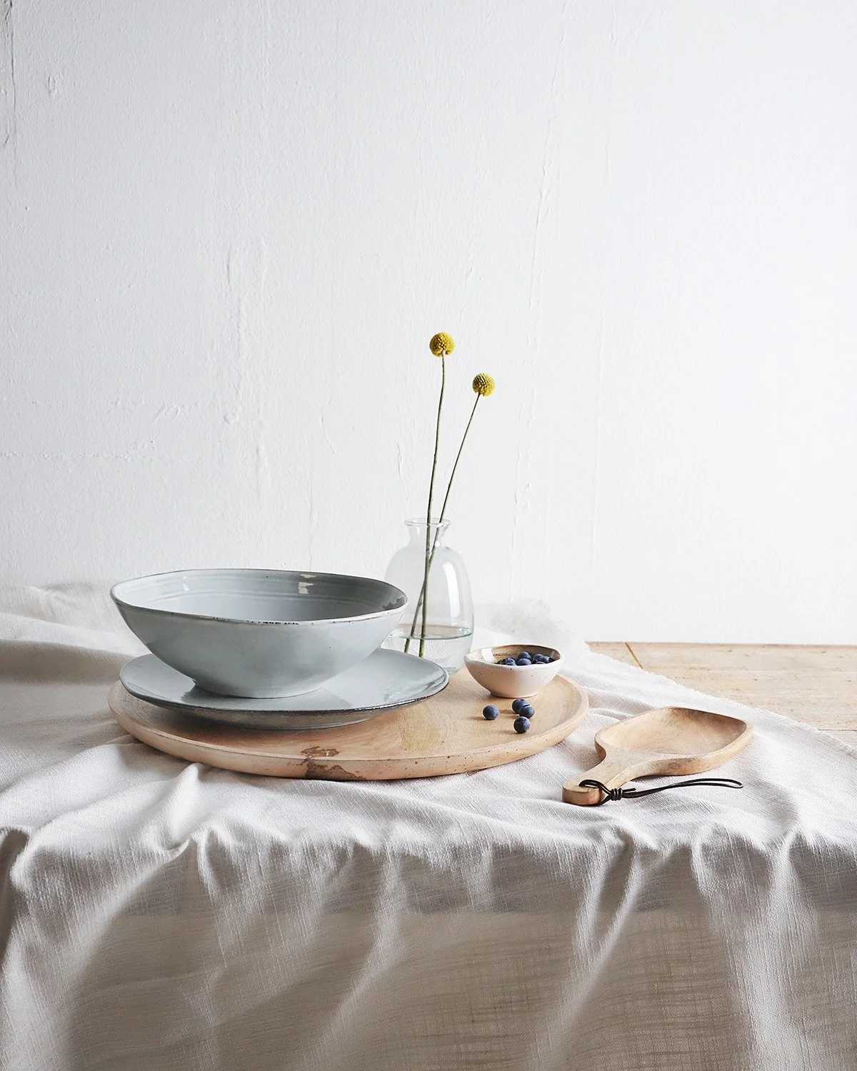 The timeless Tabo tableware from Mica Decorations.
.
#tableware #productphotography #tablewarephotography #productphotographer #micadecorations #tabotableware