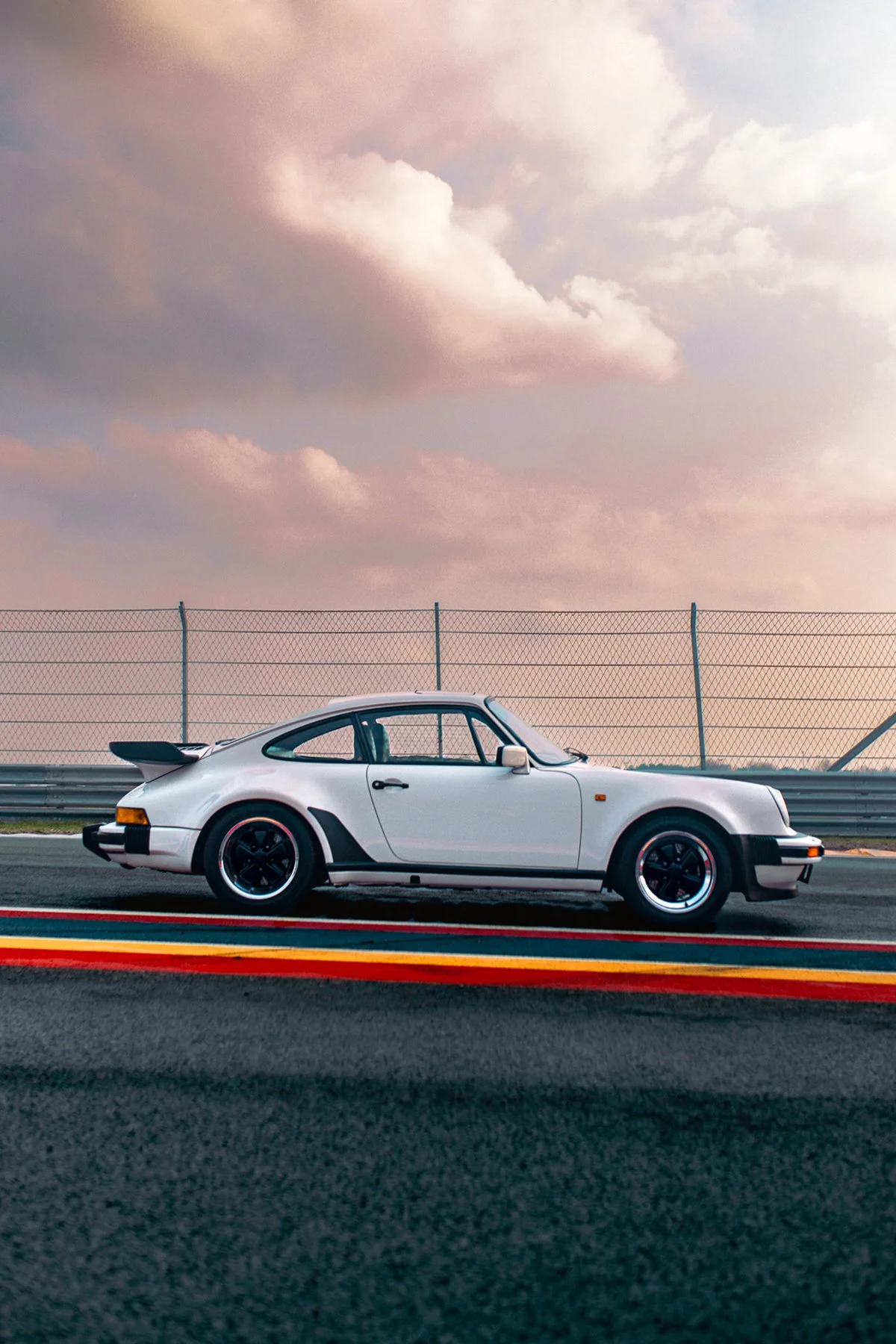 Porsche_911_turbo_by_dowiegraphy_2.jpg