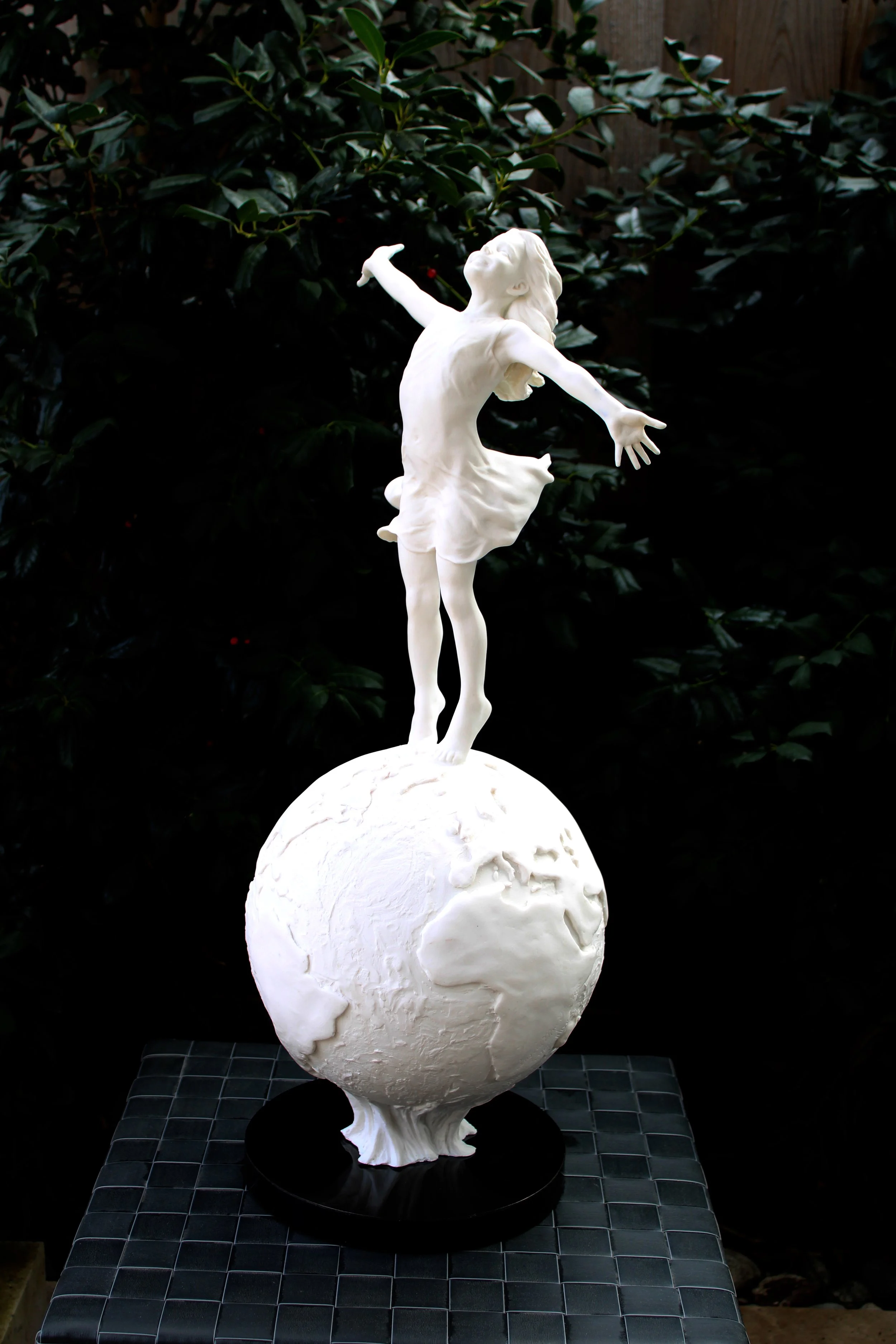 JE white marble left qtr.jpeg