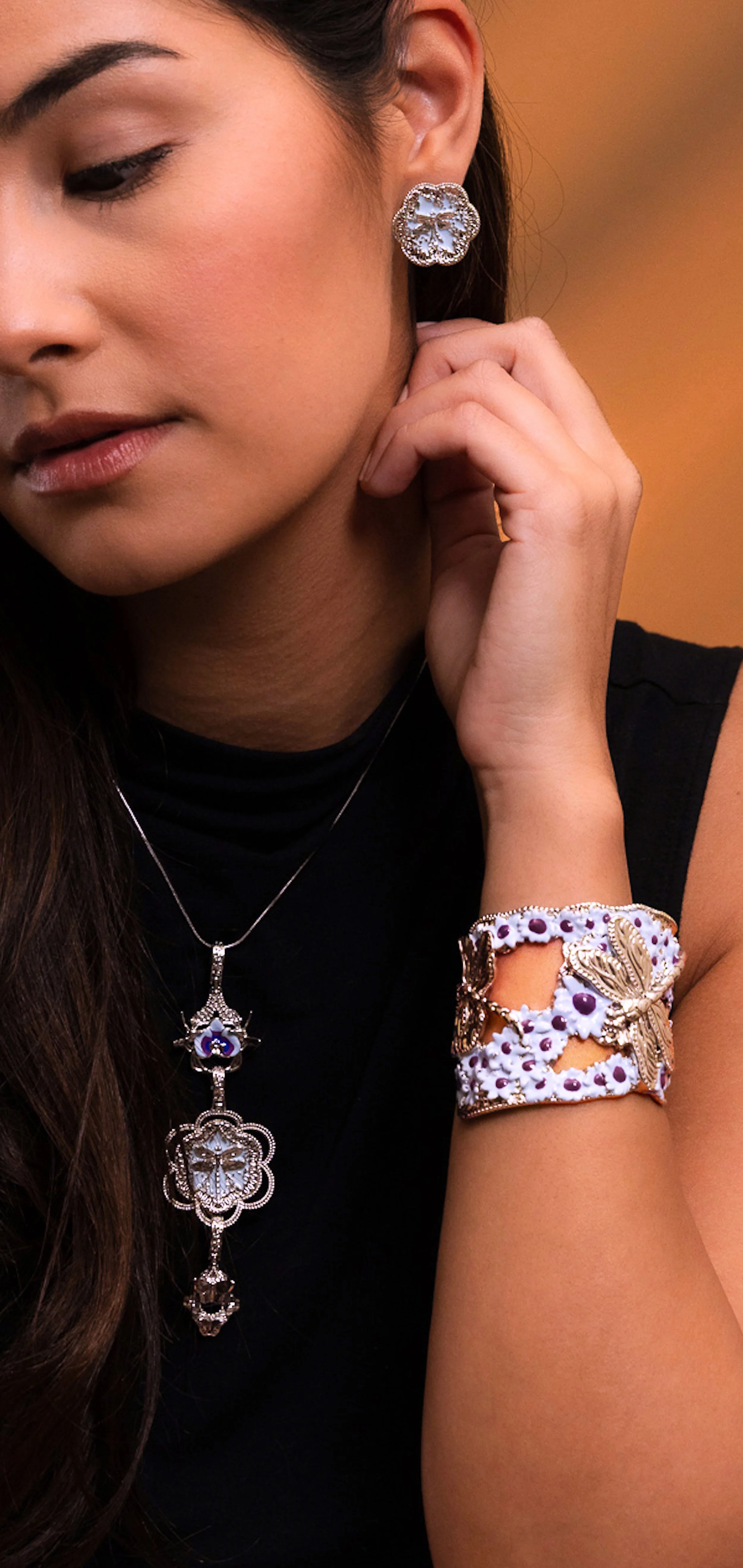 12-04-25_Angela Mia_Livestyle-9 3.jpg