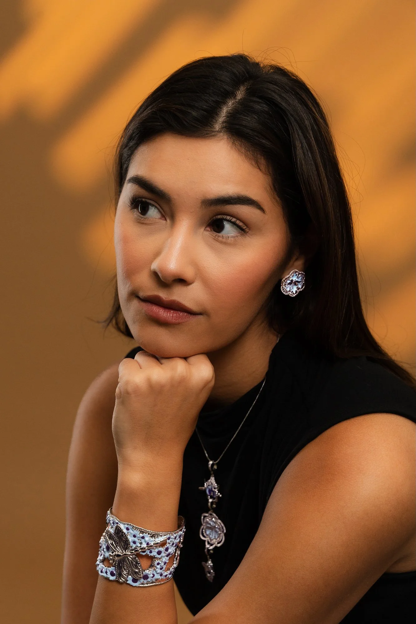 12-04-25_Angela Mia_Livestyle-10.jpg