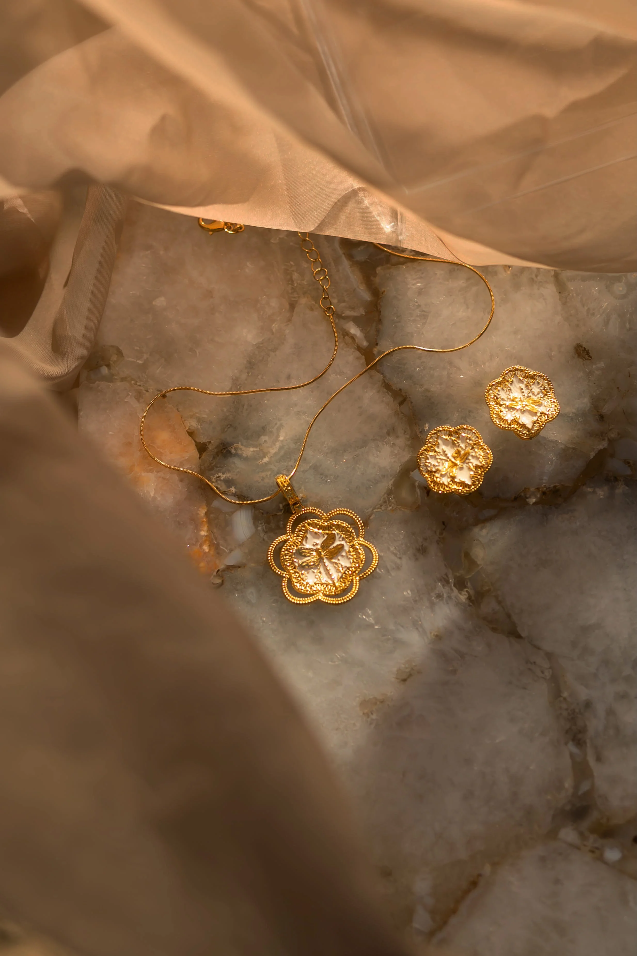 23 - FA white gold.jpg