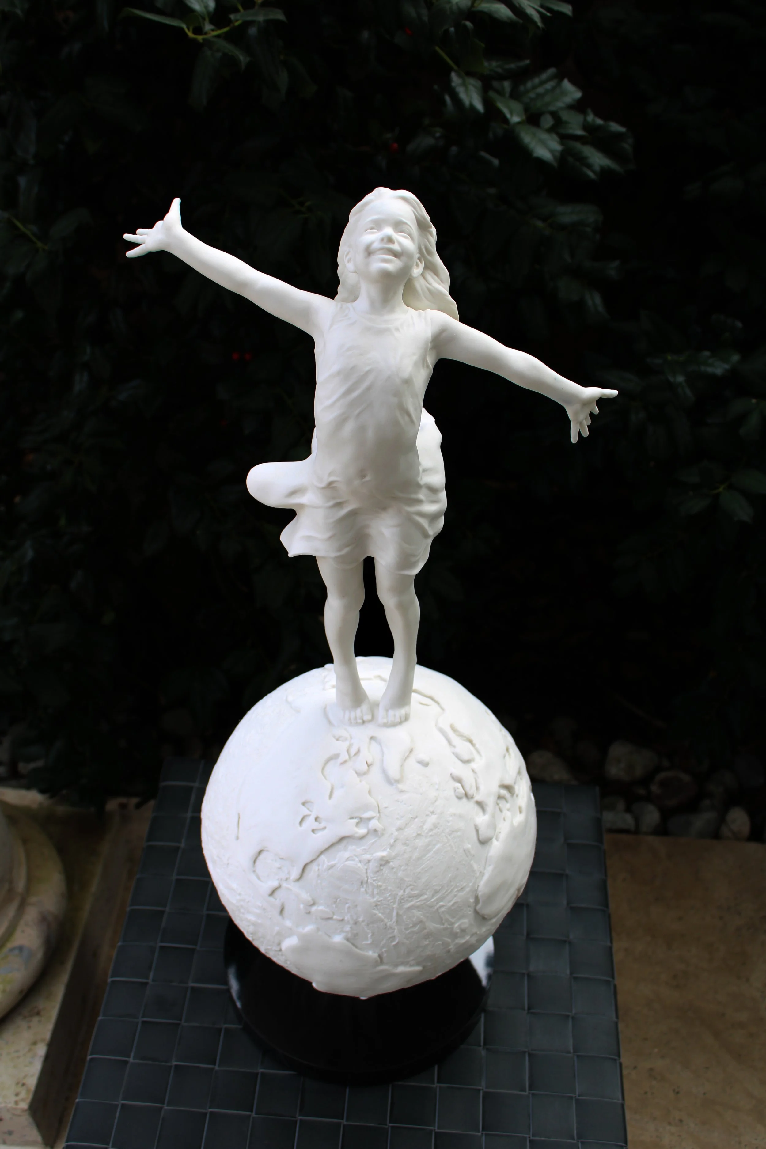 JE 1_3 white marble front b.jpeg