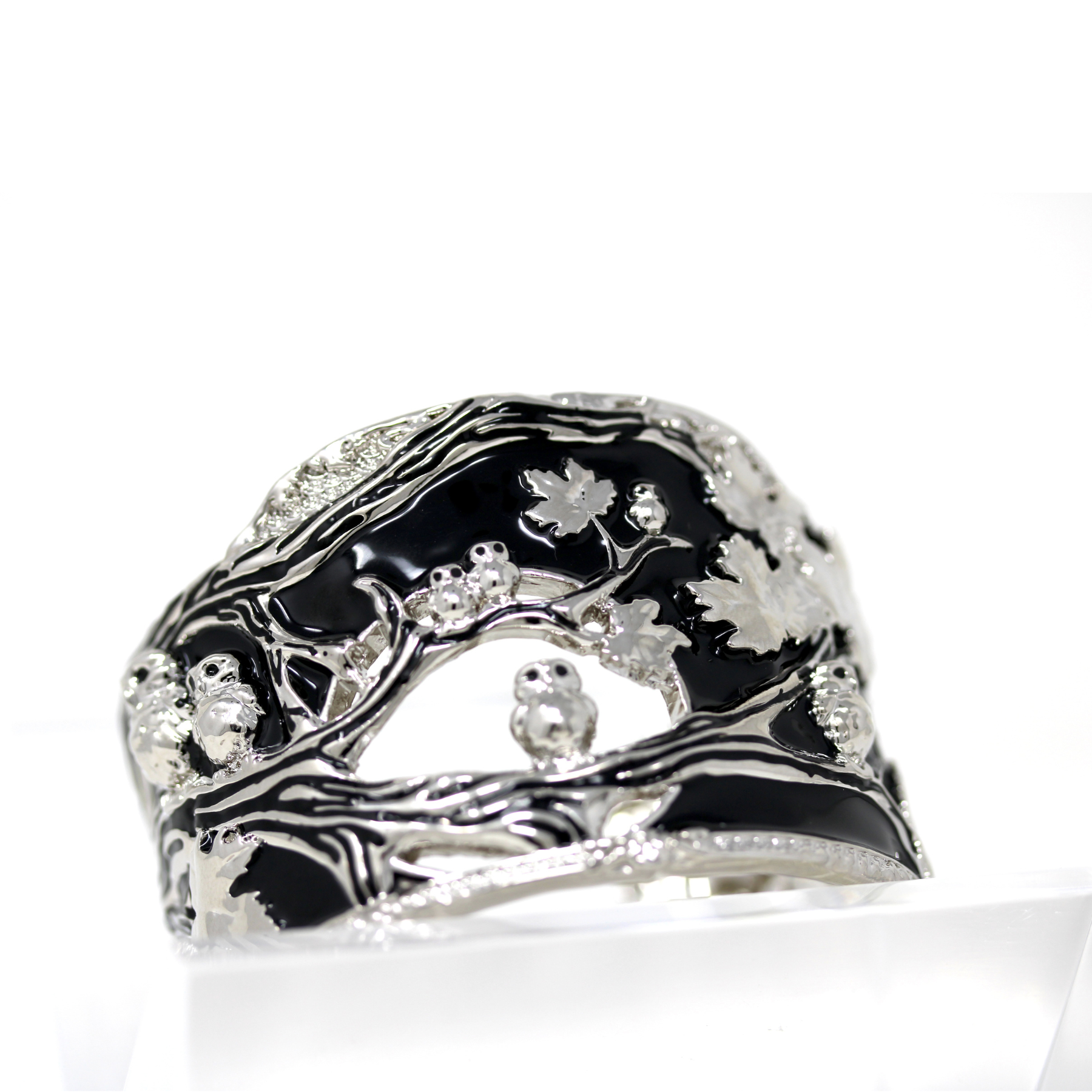 BRAVE Cuff - WR&BLACK - angled.png