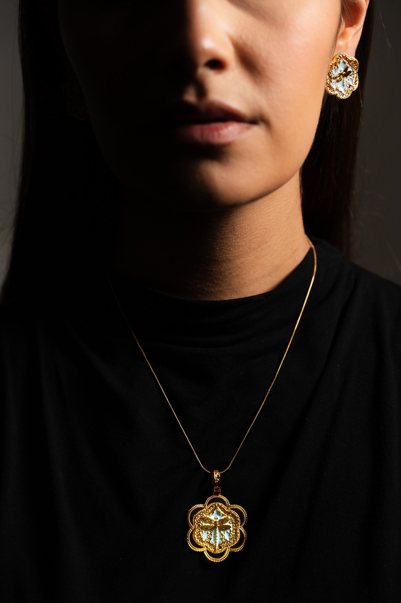 12-04-25_Angela Mia_Livestyle-12.jpeg