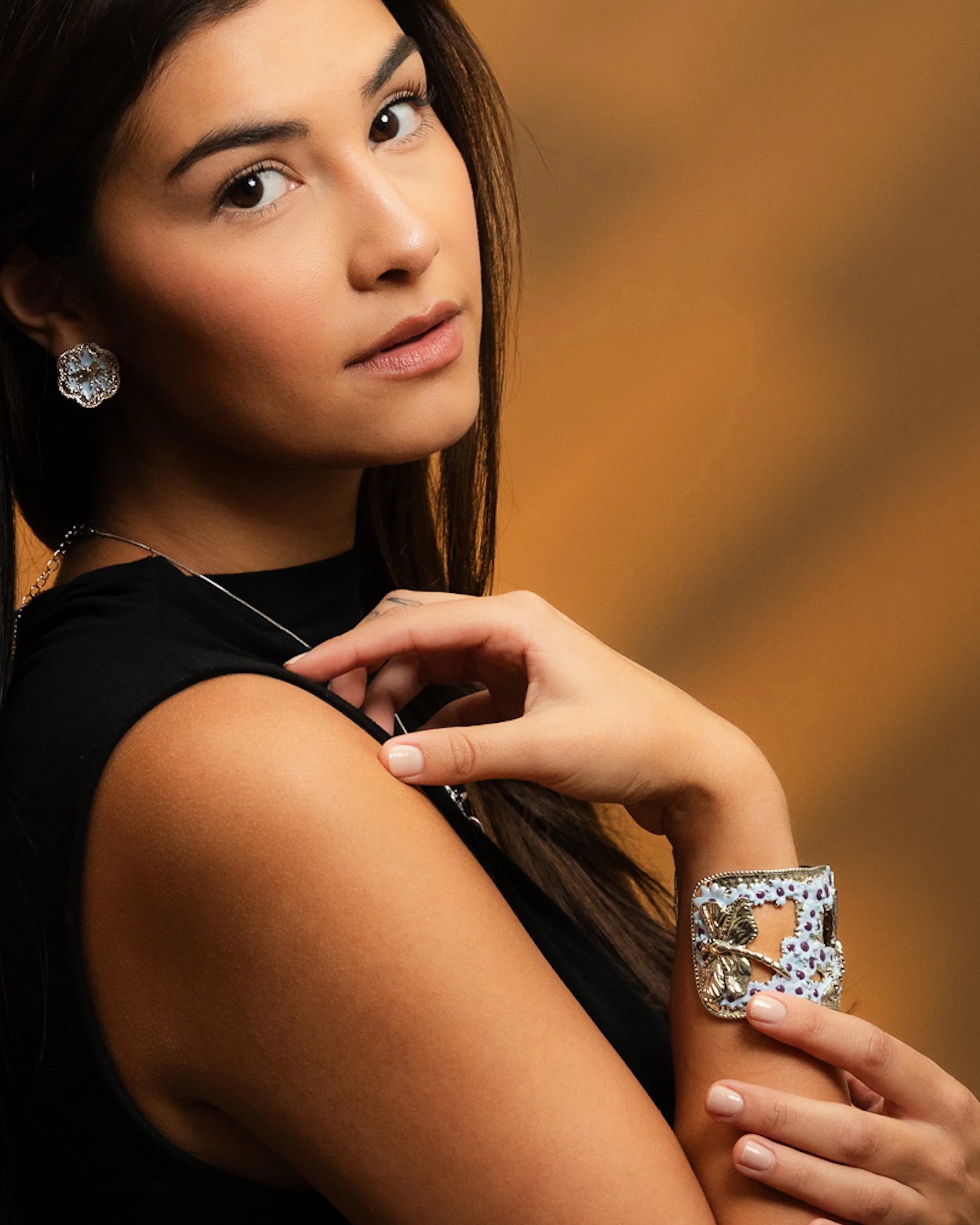 12-04-25_Angela Mia_Livestyle-7 (1).jpg