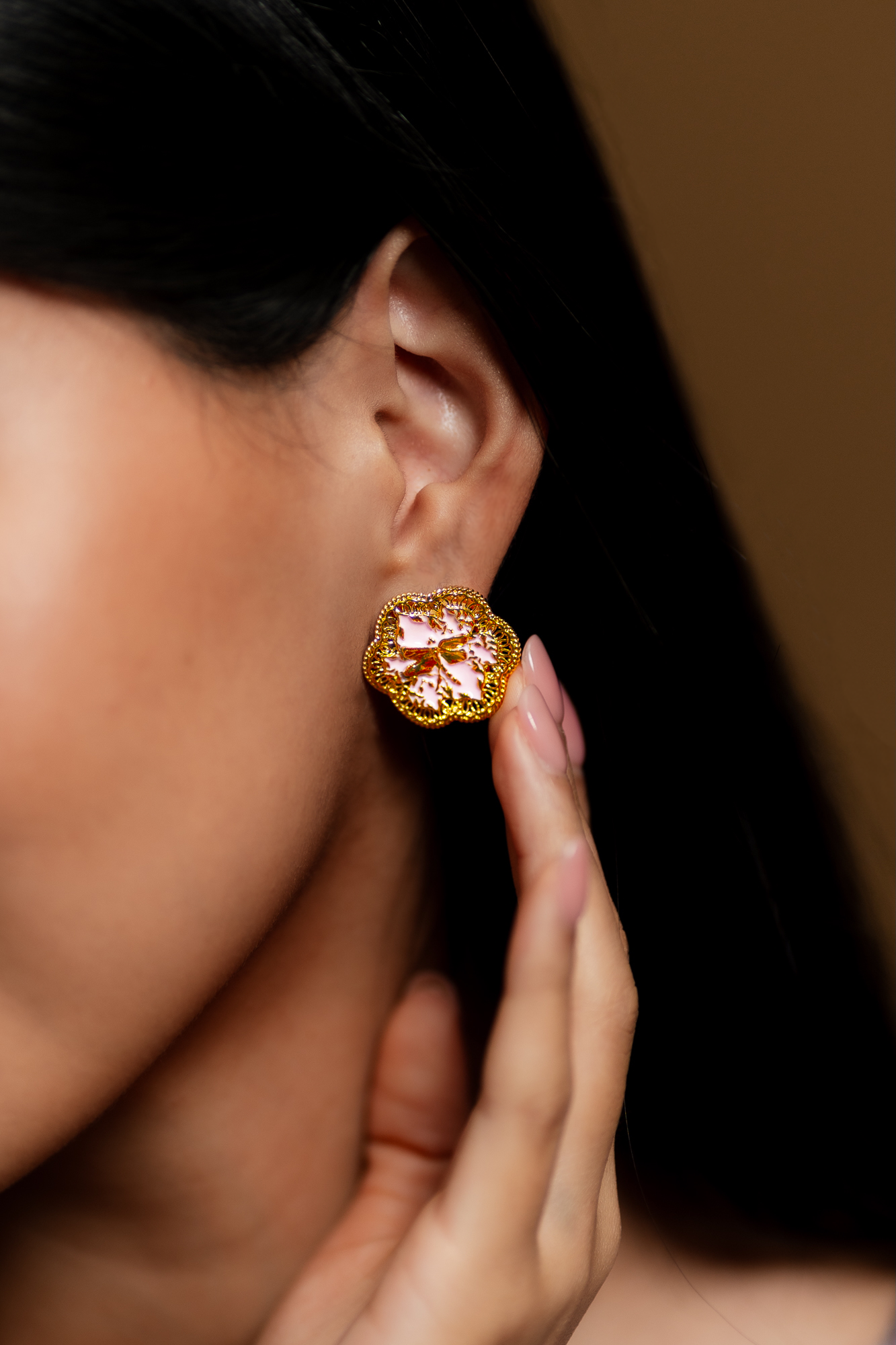 12-04-25_Angela Mia_Livestyle-4.png