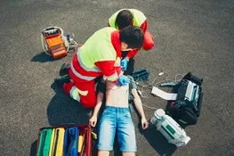 How First Aid Training Saves Lives Before Paramedics Arrive