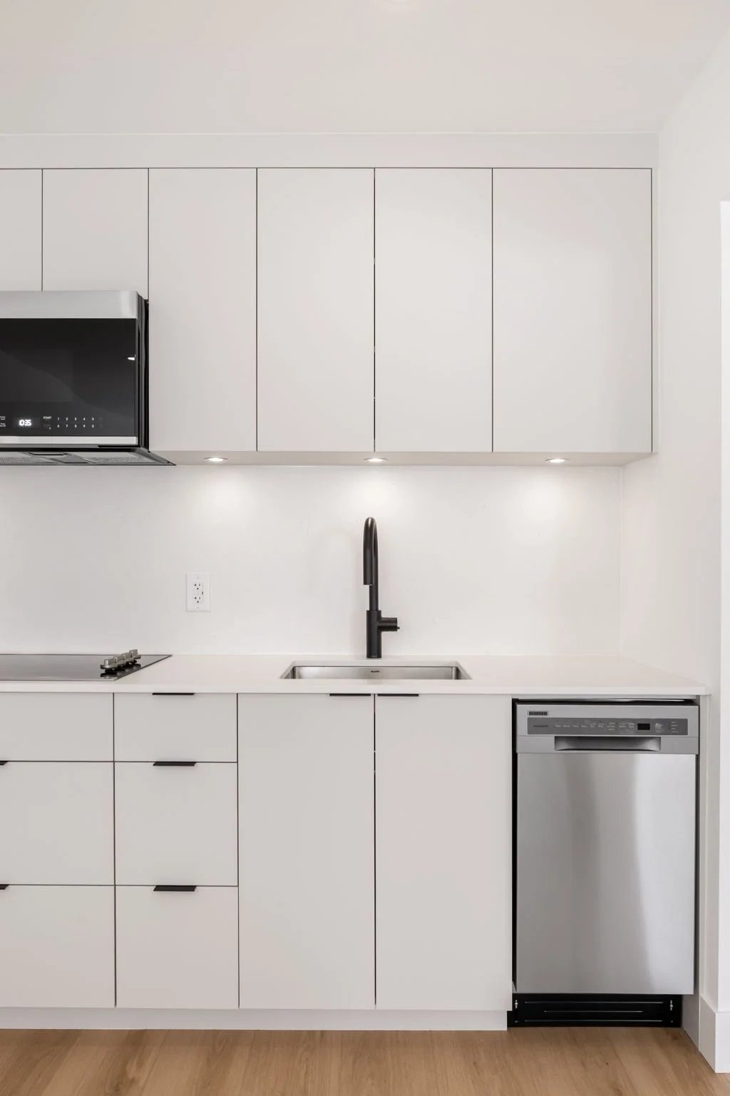 4-web-or-mls-105-N-Madison-4.jpg