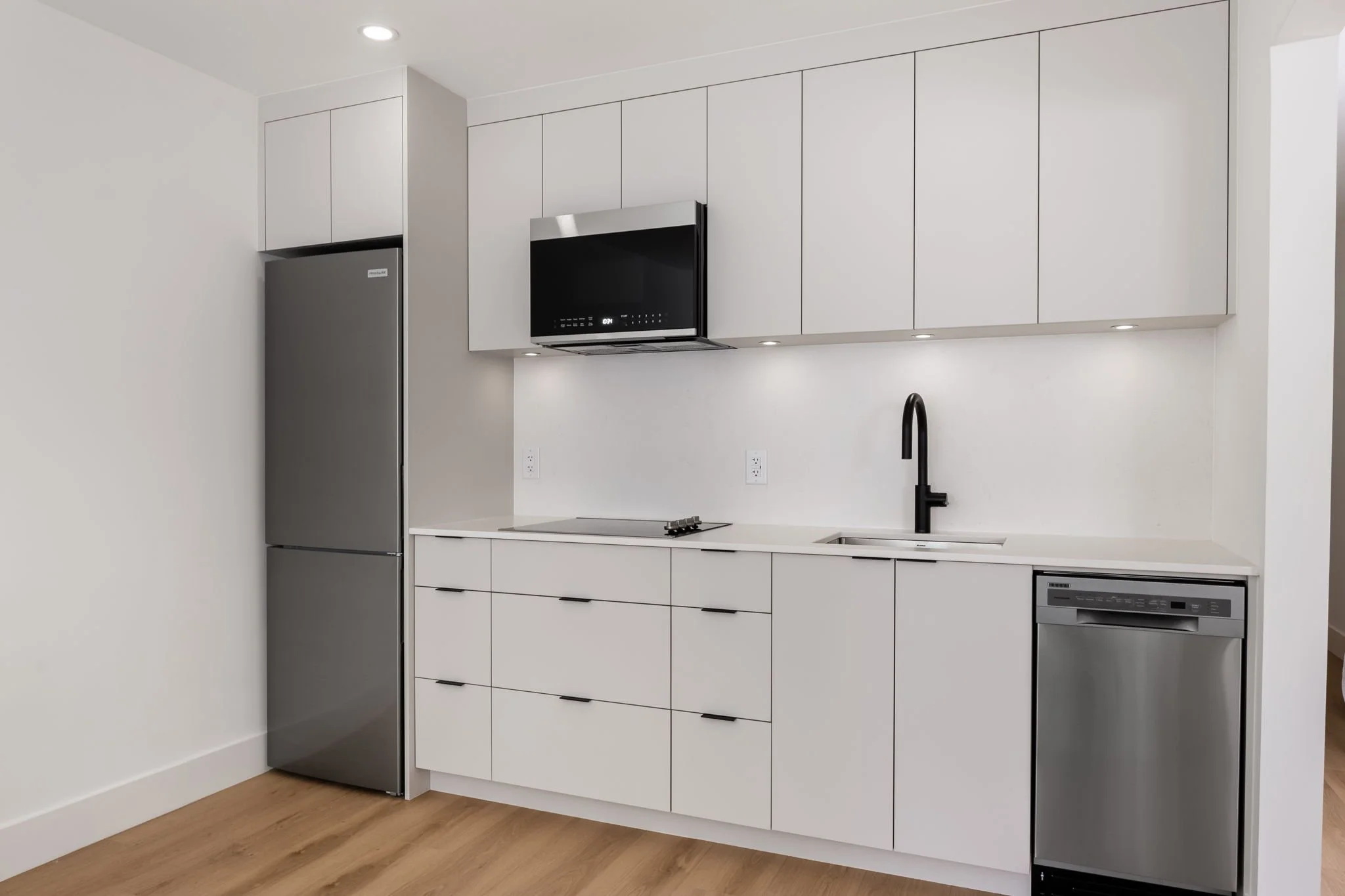 3-web-or-mls-105-N-Madison-3.jpg