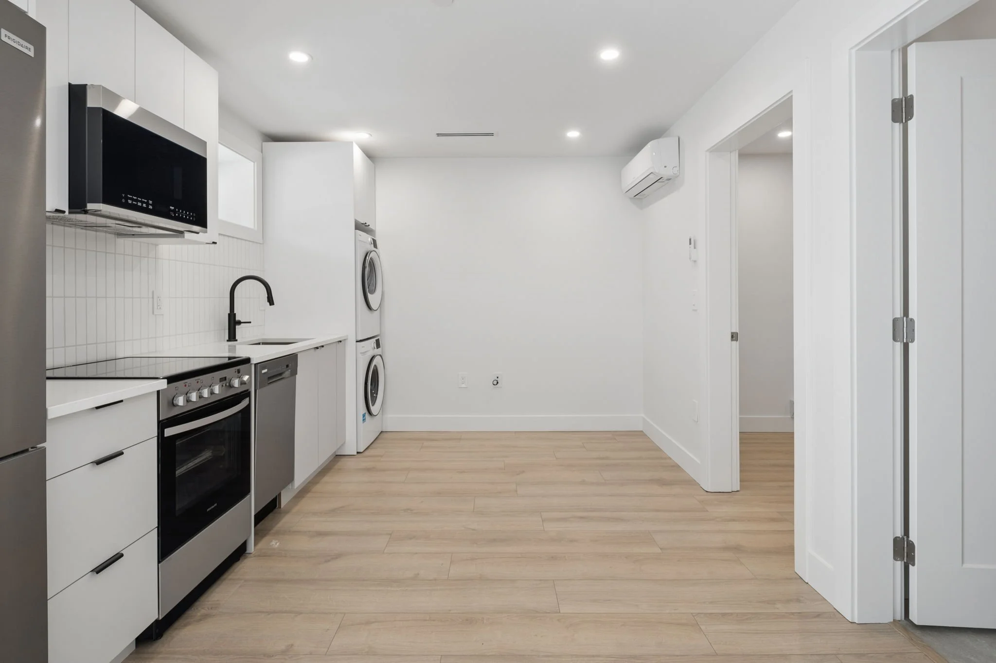 15-web-or-mls-1-620E28th_015.jpg