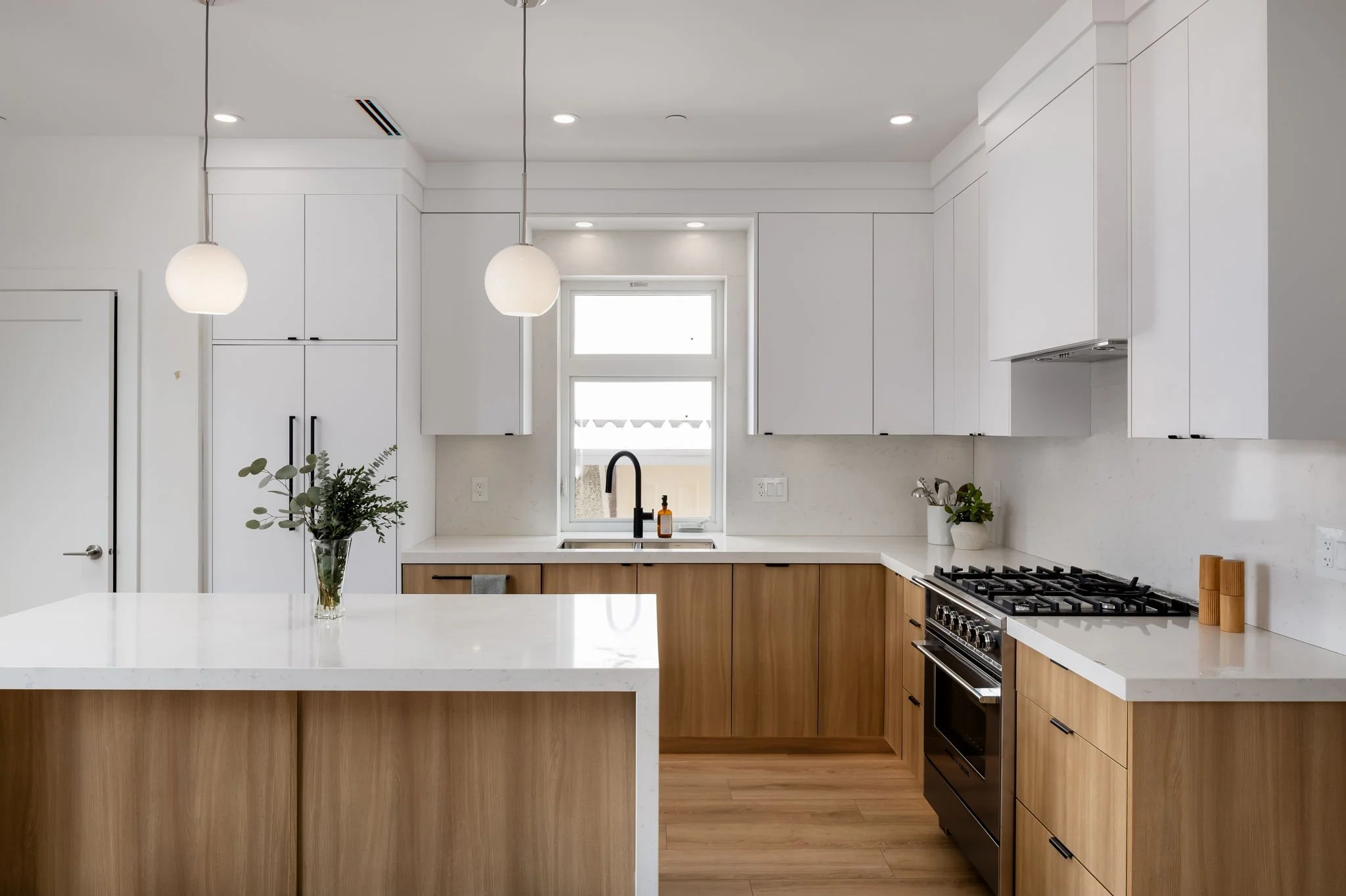 52-web-or-mls-2-620E28th_009.jpg