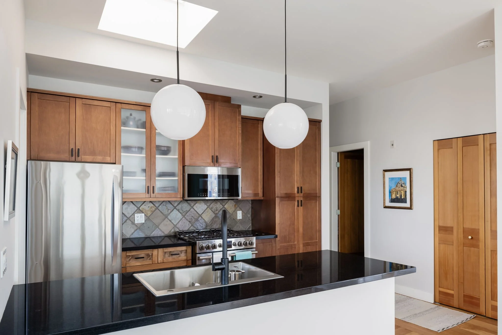 7-web-or-mls-2515Ontario-007.jpg