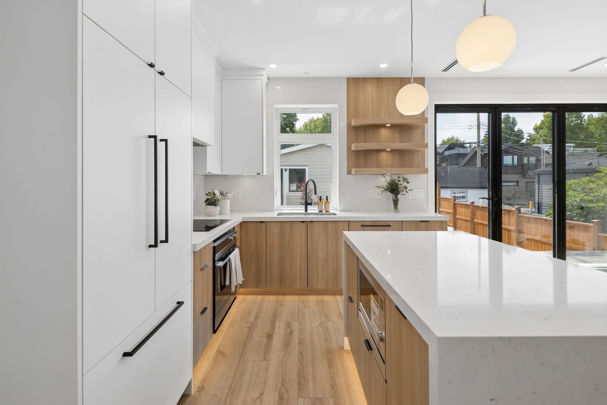 11-web-or-mls-1-620E28th_011.jpg
