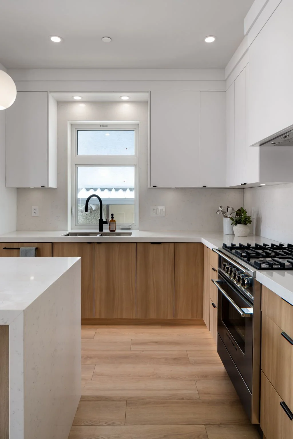 50-web-or-mls-2-620E28th_007.jpg