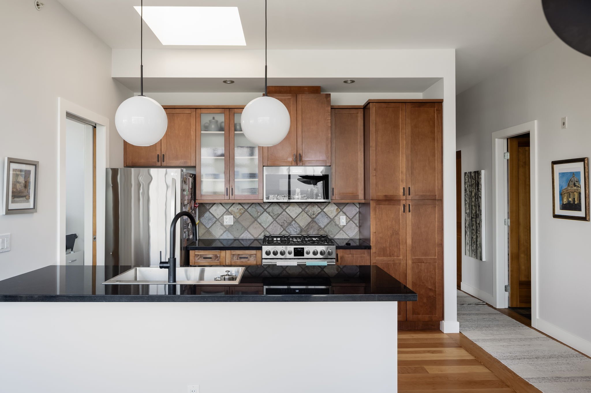 6-web-or-mls-2515Ontario-006.jpg