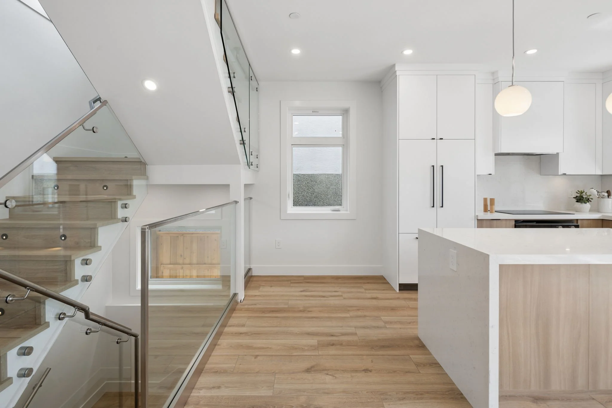 10-web-or-mls-1-620E28th_010.jpg