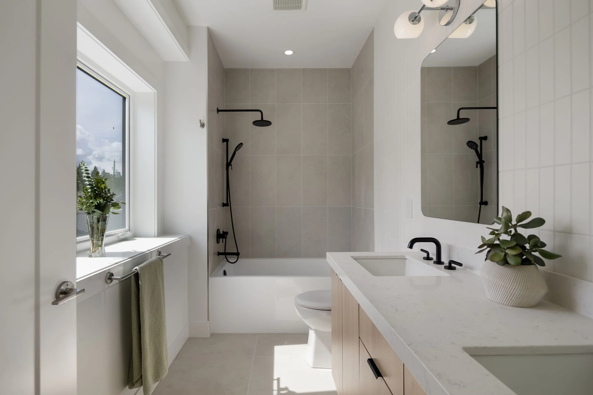 37-web-or-mls-1-620E28th_037.jpg